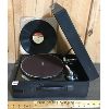 Image 1 : PORTABLE 78RPM VICTROLA RECORD PLAYER - THE GRAMAPHONE COMPANY LTD