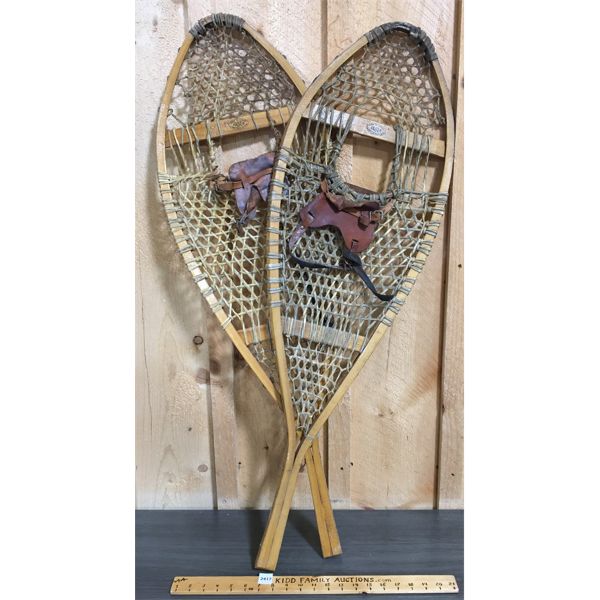 PAIR OF 42in FABER SNOWSHOES