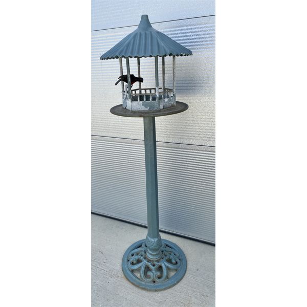 CAST BIRD FEEDER - APPROX 4 FEET