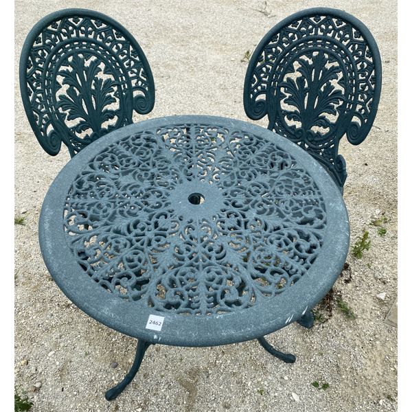 CAST GARDEN SET - 26 IN HIGH BY 26 IN DIAMETER