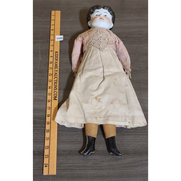 ANTIQUE PORCELAIN HEAD DOLL 