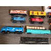 Image 2 : JOB LOT - MISC TYCO HO SCALE TRAIN CARS AND ENGINES