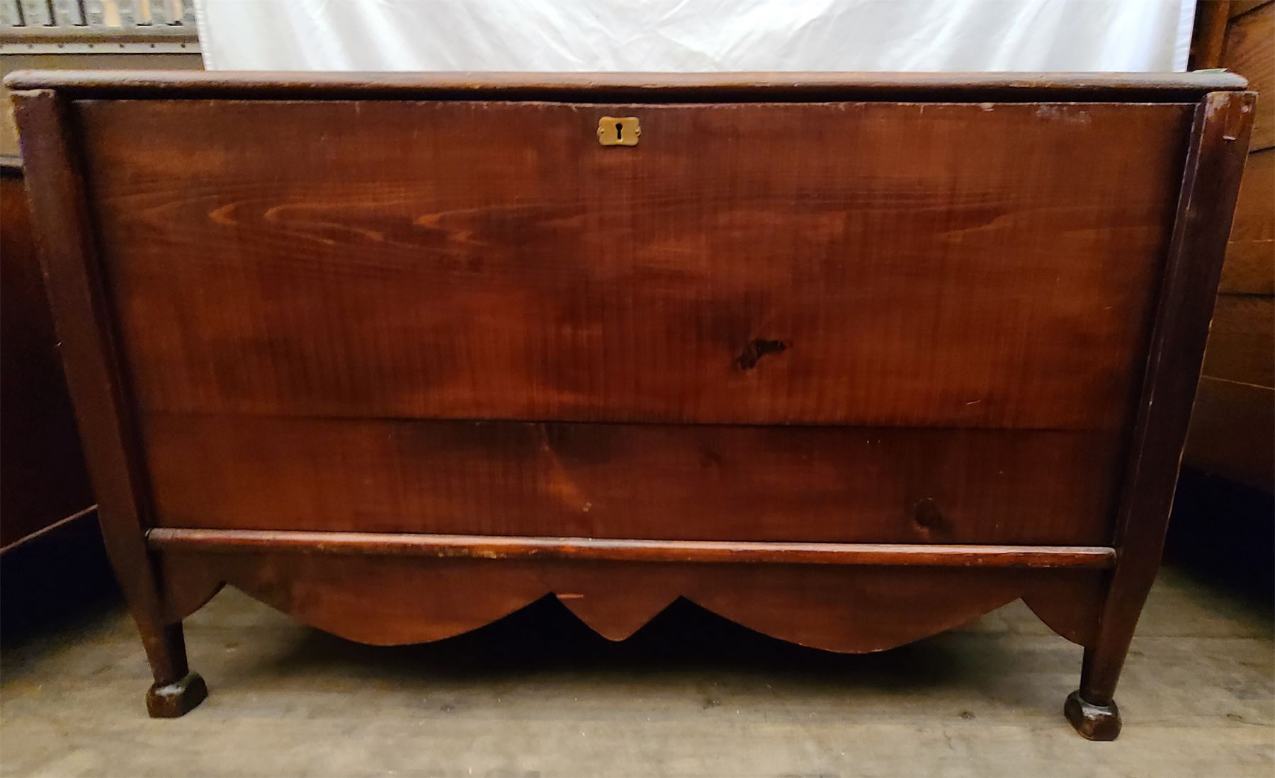 ANTIQUE CEDAR CHEST W/ HINGED LID