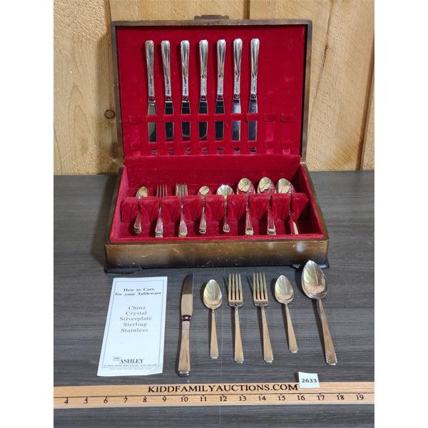 ROGERS 1881 SILVERWARE SET IN BOX