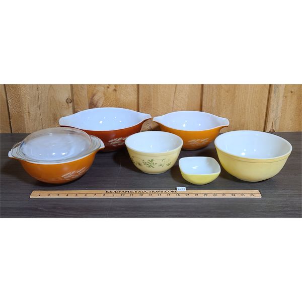 LOT OF 6 ASSORTED PYREX DISHES - LARGEST 10 in