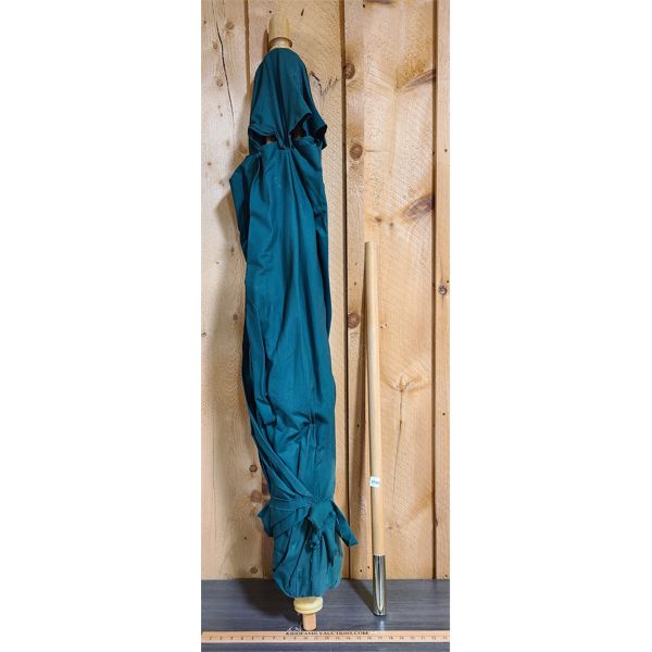LARGE GREEN PATIO UMBRELLA - 92in DIA