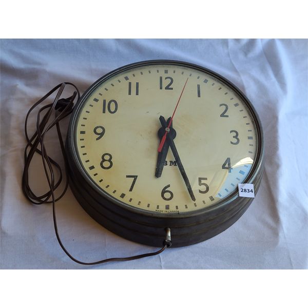 IBM GLASS FACE WALL CLOCK - 13.5in DIA