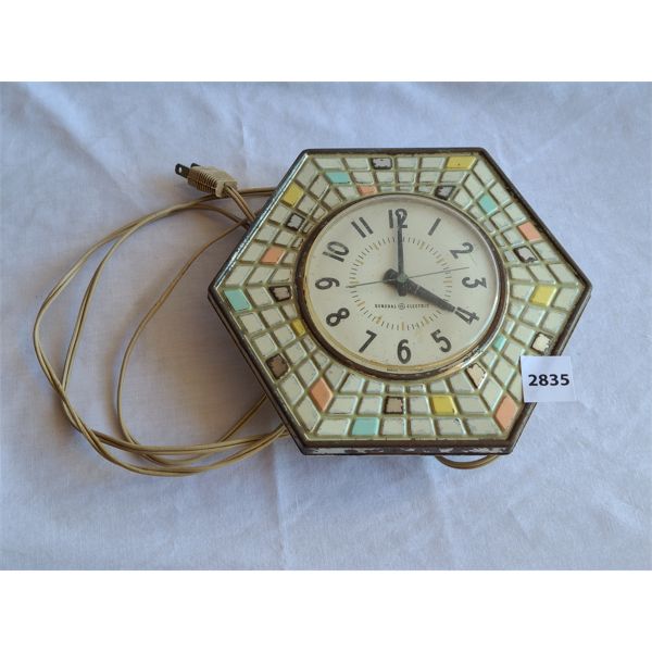 GENERAL ELECTRIC RETRO WALL CLOCK - 7 x 7in