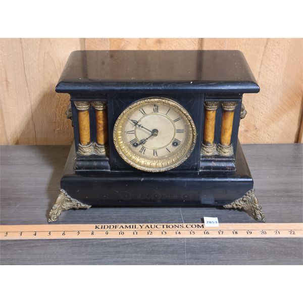 VINTAGE DECORATE MANTLE CLOCK - 7 x 11 x 13 in 