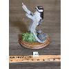 Image 2 : PAUL BURDETTE - LIMITED EDITION WILDLIFE FIGURINES - EAGLE & WOODPECKER