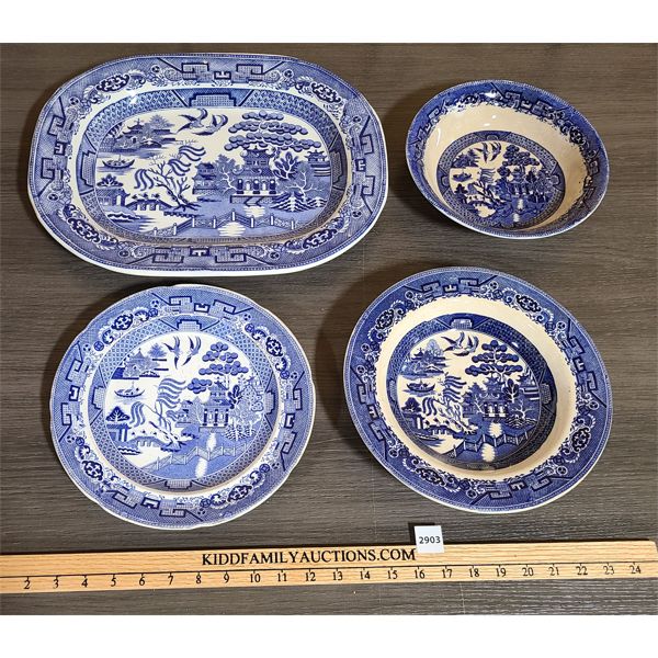 LOT OF 4 - ASIAN MOTIF PLATERS / PLATES - WALL ART