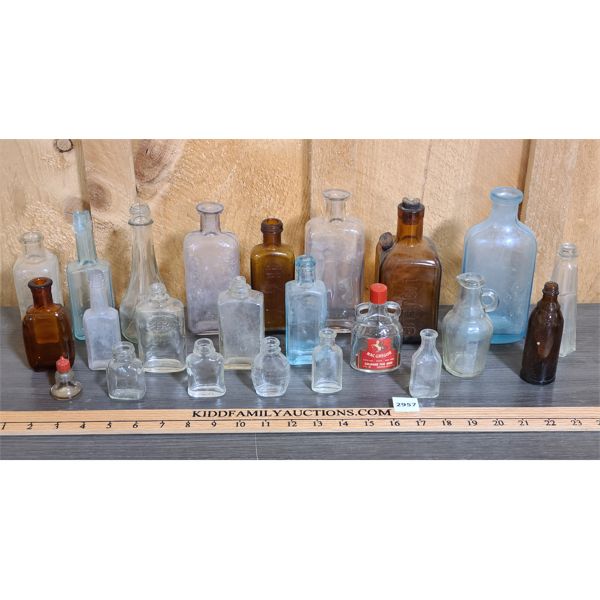 JOB LOT - QTY MISC GLASS BOTTLES 