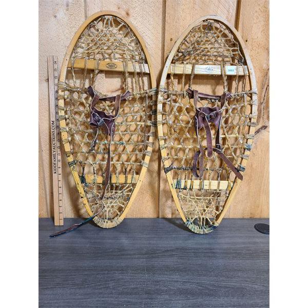 PAIR OF FABER SNOWSHOES - 14 x 30in