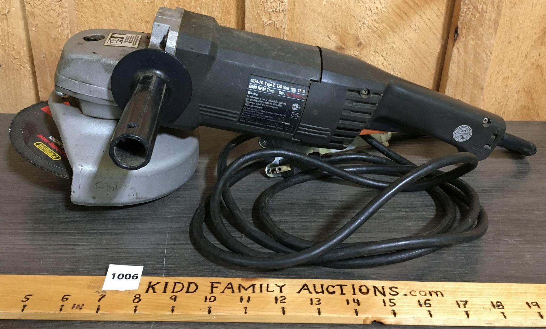 BLACK AND DECKER PROFESSIONAL 7in ANGLE GRINDER