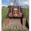 Image 2 : INT 574 TRACTOR W/ 1550 LOADER. RUNNING CONDITION.