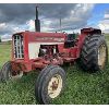 Image 1 : INT 574 TRACTOR. RUNNING CONDITION.