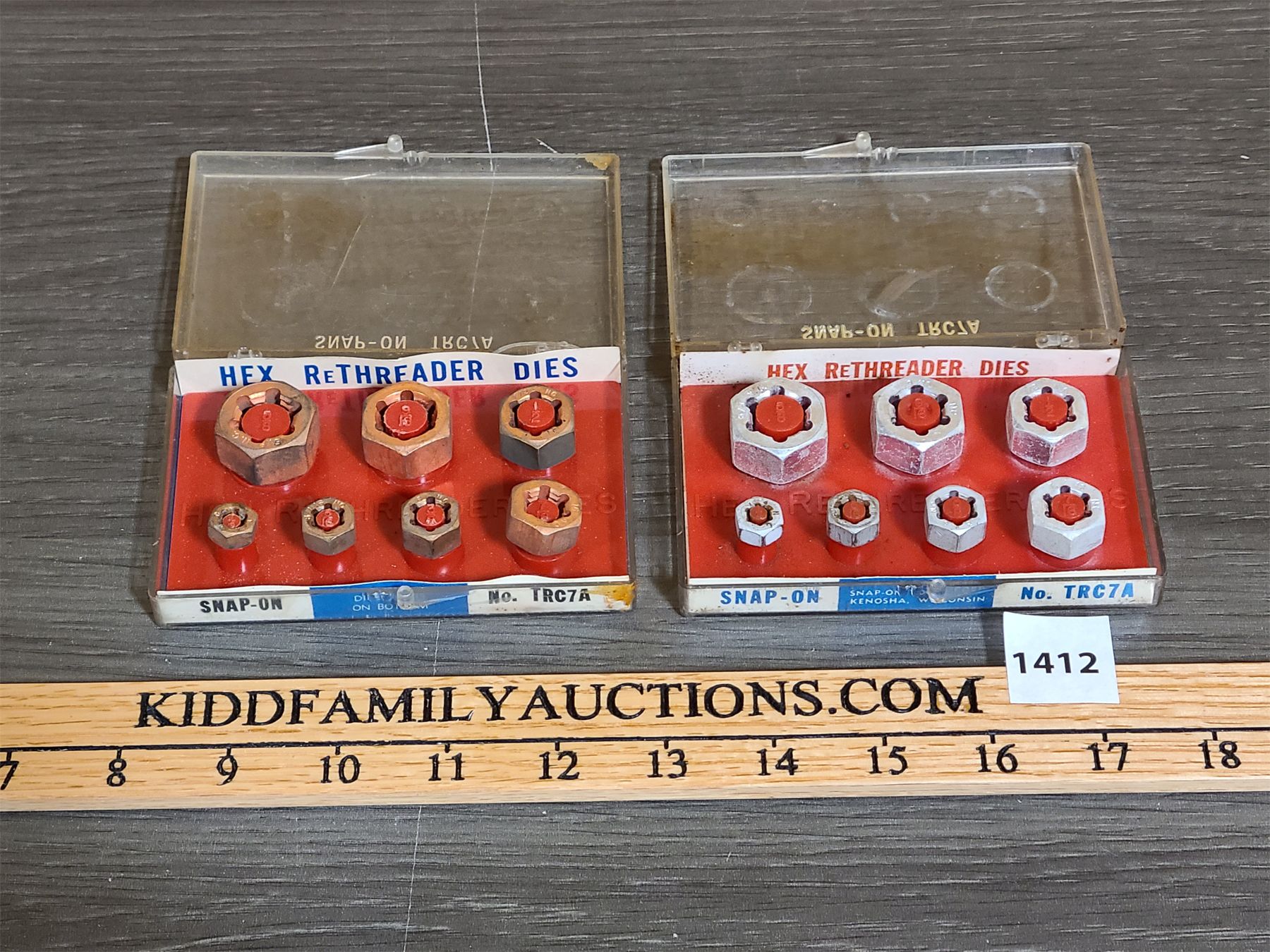 LOT OF 3 - CRAFTSMAN ROUTER STENCIL SET AND SNAP ON HEX RETHREADER DIES