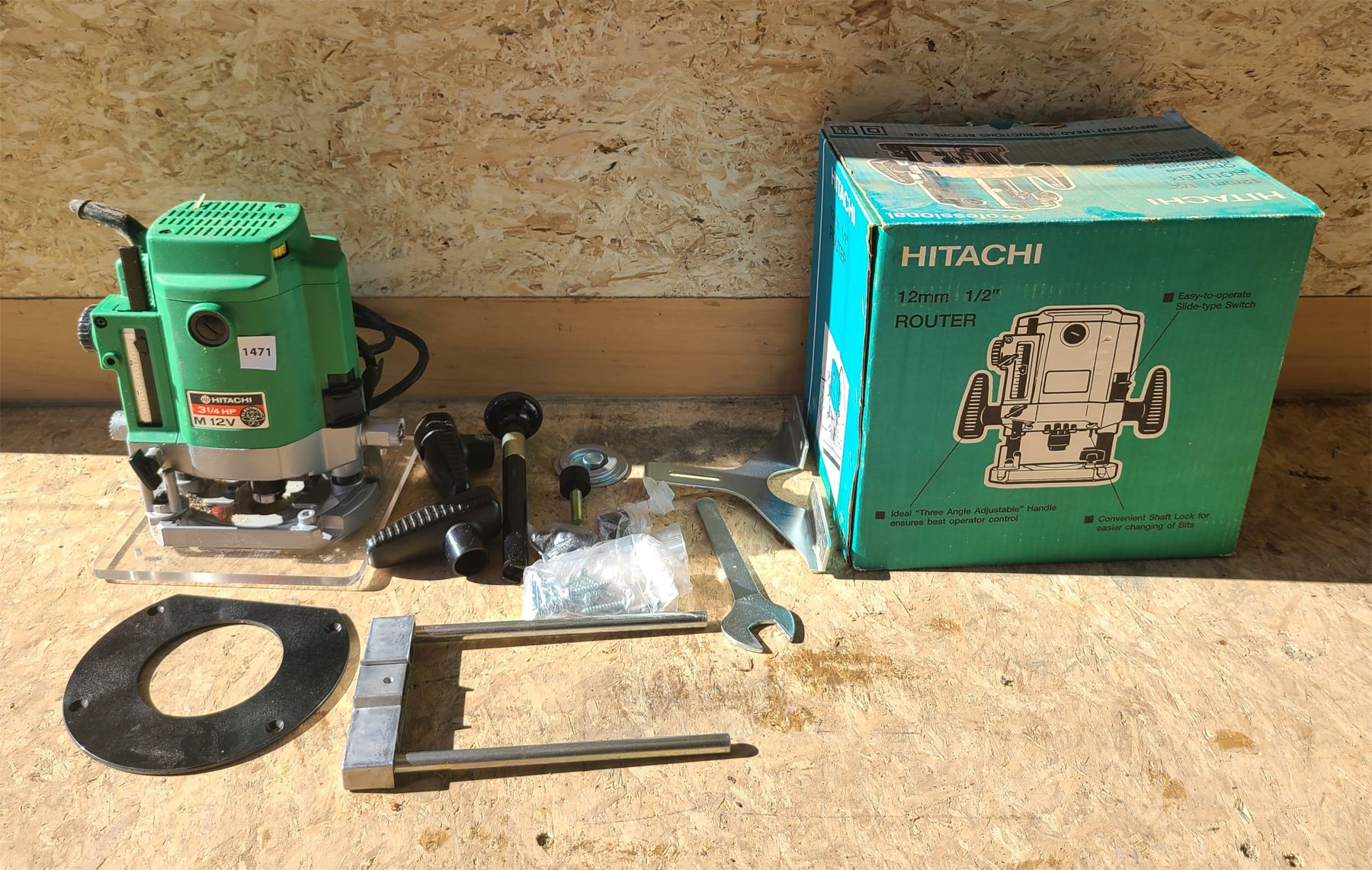 HITACHI 1/2in ROUTER W/ BOX - Kidd Family Auctions