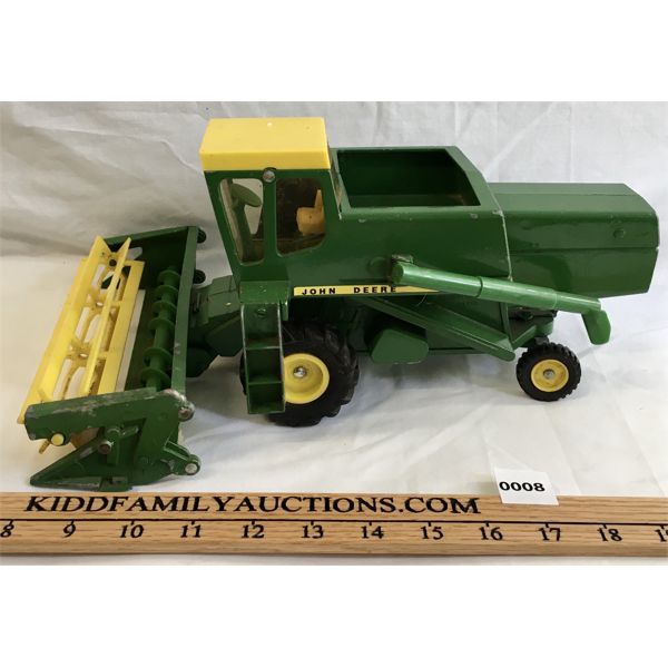 ERTL 1/16 SCALE DIECAST JOHN DEERE 6600 COMBINE