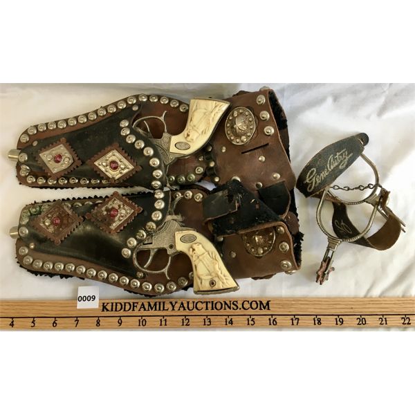 PAIR OF VINTAGE GENE AUTRY CAP GUNS IN HOLSTER W/ SPURS