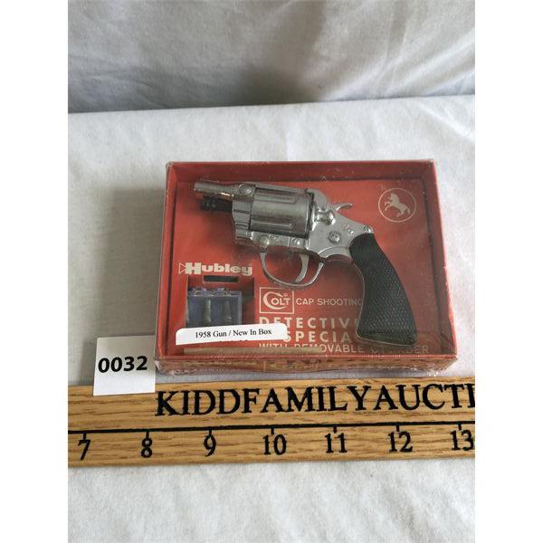 1958 HUBLEY COLT DETECTIVE SPECIAL CAP GUN - AS NEW