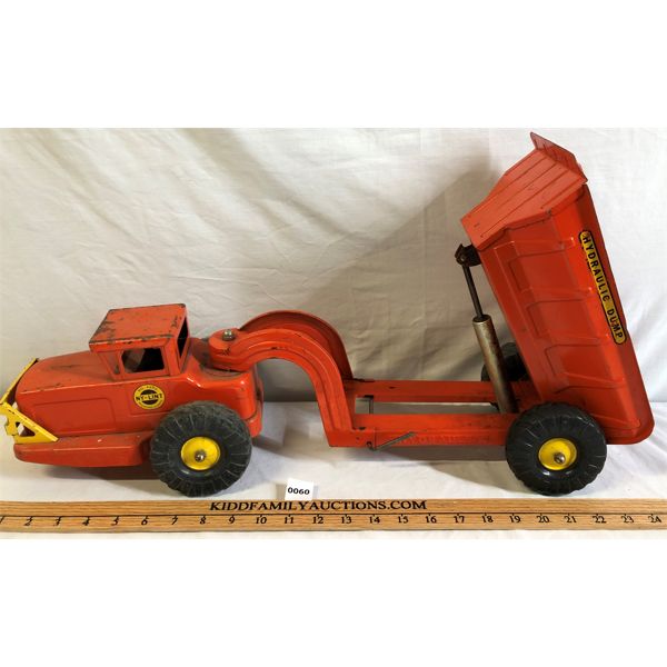 NY-LINT PRESSED STEEL HYDRAULIC DUMP TRUCK - 23in LONG