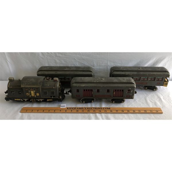 LIONEL LOCOMOTIVE ENGINE #10 W/ BAGGAGE (#332), PULLMAN (#339) & OBSERVATION (#341) TRAIN CARS
