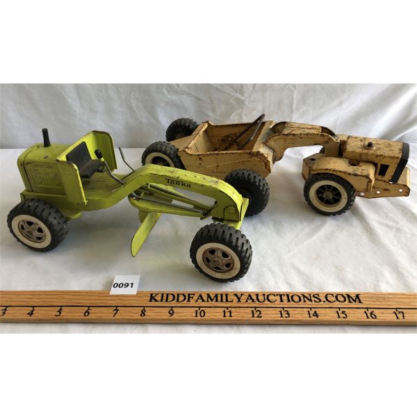LOT OF 2 - TONKA - GRADER & SCAPER 