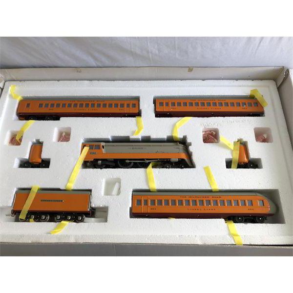 LIONEL "HIAWATHA' PASSENGER TRAIN SET - AS NEW - STANDARD GAUGE 