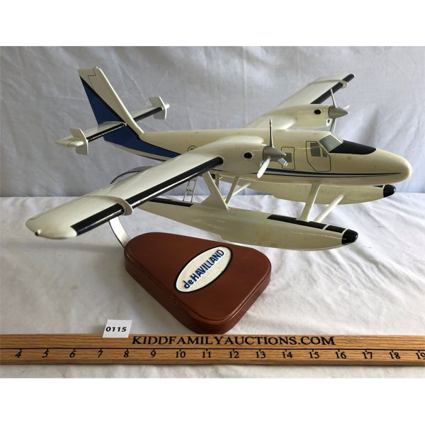 DE HAVILLAND MODEL DIECAST PLANE ON STAND
