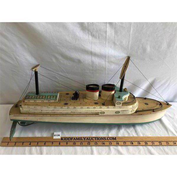 KEYSTONE WOODEN WIND-UP BOAT
