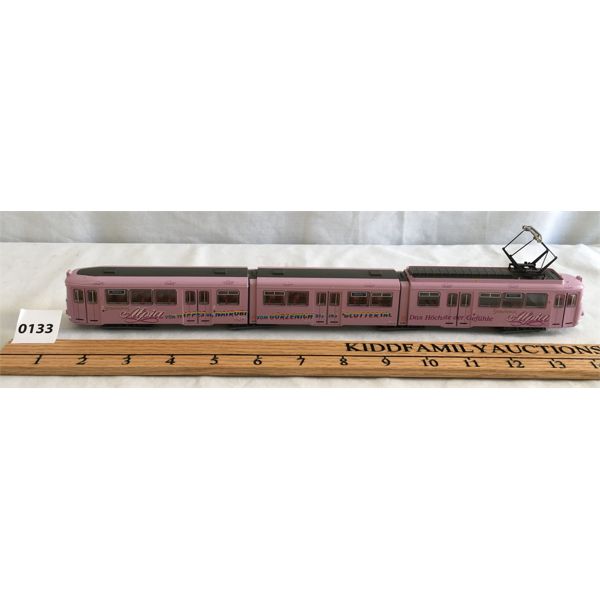 PINK ROCO HO TRAIN - 3PC IN BOX