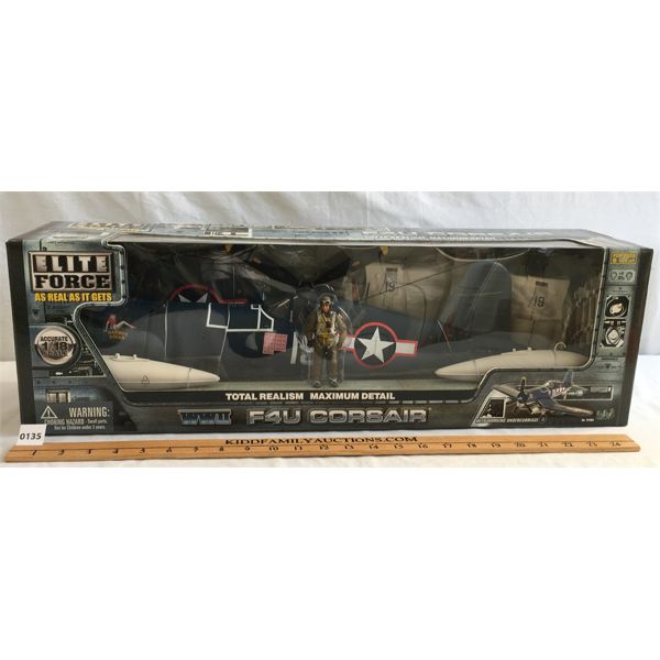 ELITE FORCE 1/18 WWII F4U CORSAIR - AS NEW