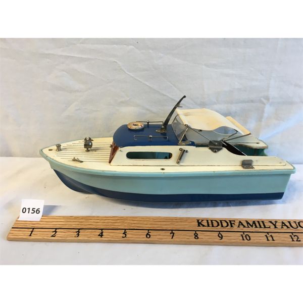 LANG CRAFT POWERED MODEL BOAT - IN BOX