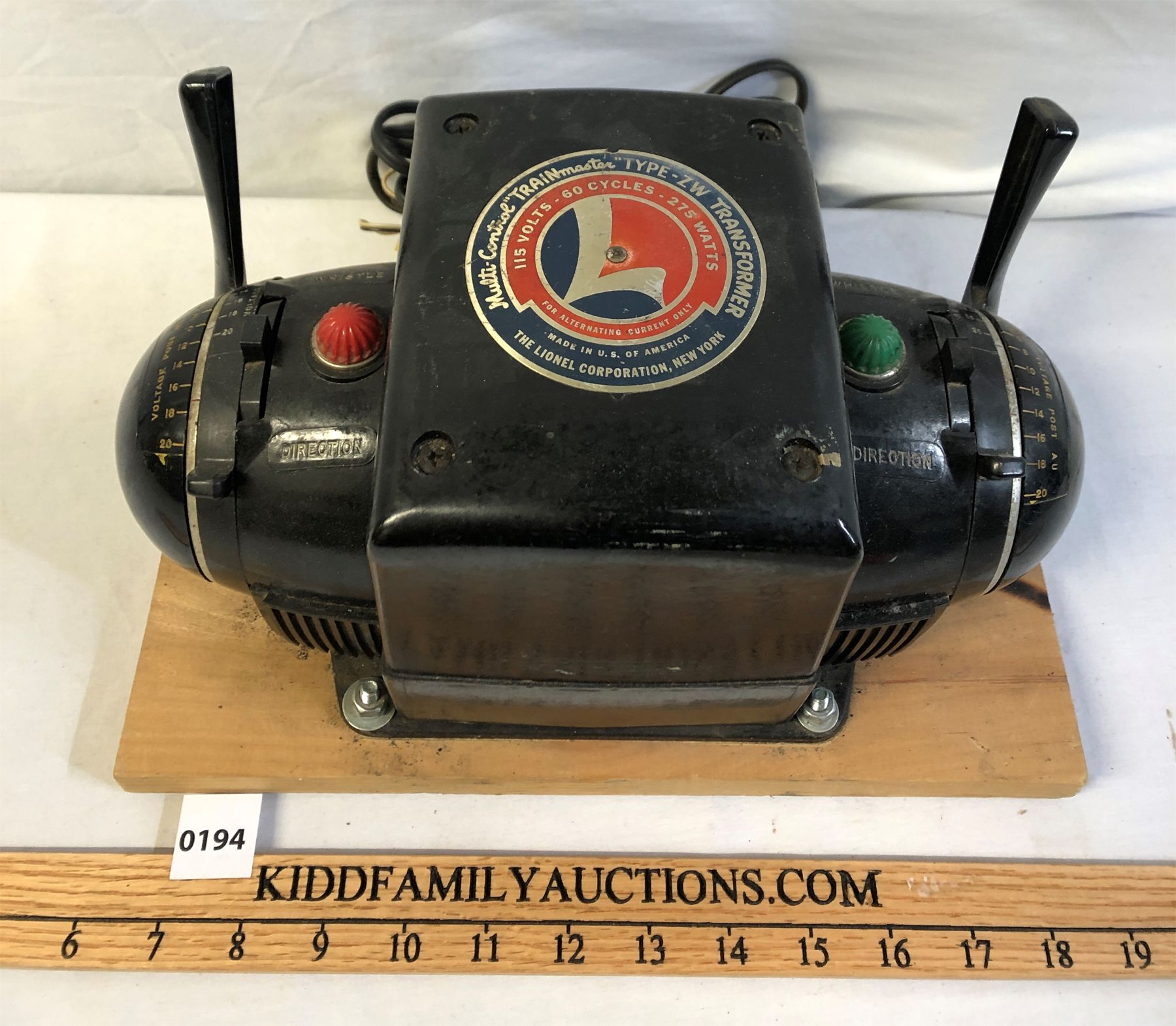 VINTAGE LIONEL TRAIN CONTROLLER - Kidd Family Auctions