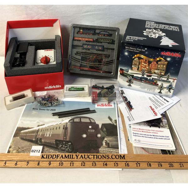 MARKLIN ELECTRIC MINI CHRISTMAS TRAIN SET - AS NEW