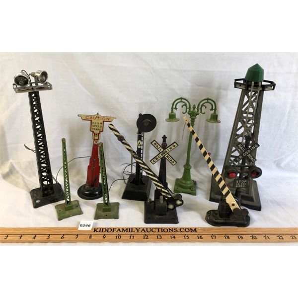 JOB LOT - MISC MODEL TRAIN ACCESSORIES