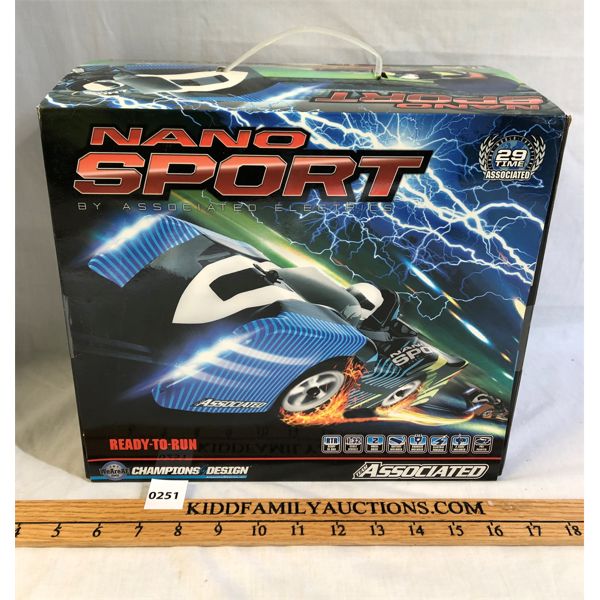 ASSOCIATED ELECTRICS NANO SPORT RC CAR SET - NEW