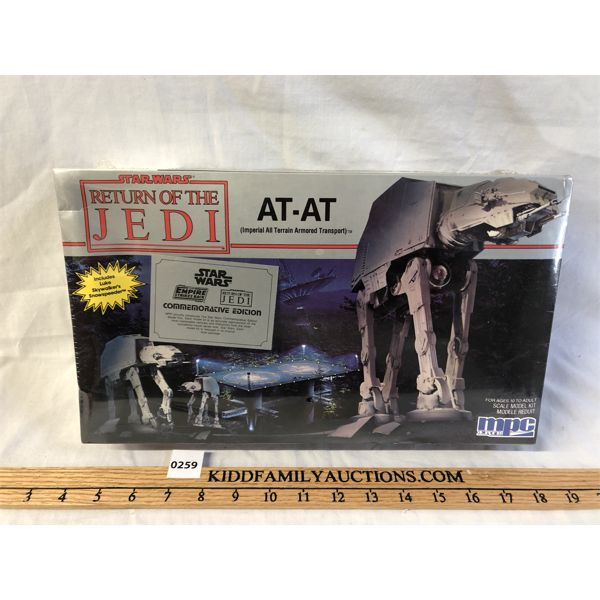 ERTL MPC STAR WARS AT-AT MODEL KIT - AS NEW