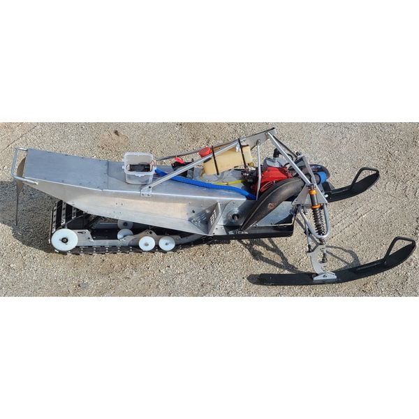 RC SKIDOO GAS POWERED 30CC MOTOR 1/4 SCALE - 48in LONG