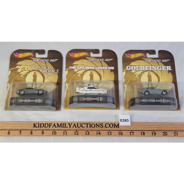 LOT OF 3 - JAMES BOND 007 HOT WHEELS COLLECTIBLES - NEW