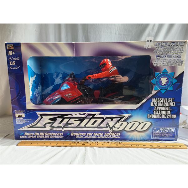 POLARIS 24" RC SNOWMOBILE 1:6 - AS NEW