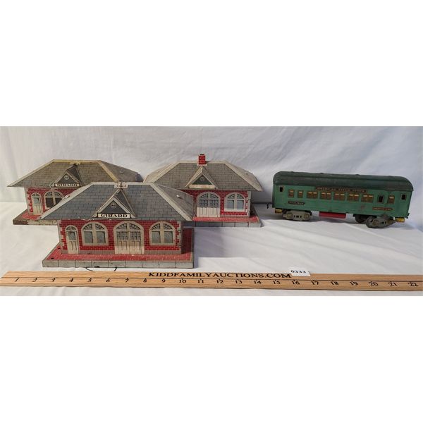 LOT OF 4 - MARX GIRARD TRAIN STATIONS AND AMERICAN FLYER TRAIN CAR