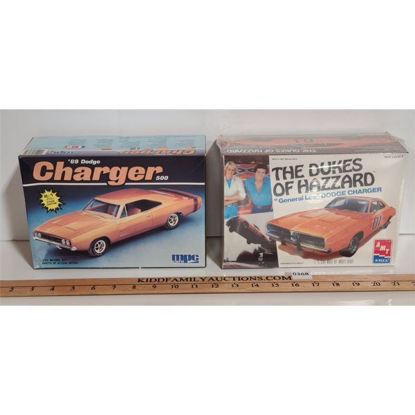 LOT OF 2 - 1:25 SCALE DODGE CHARGER MODELS - INCL AMT DUKES OF HAZARD