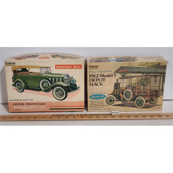 LOT OF 2 - GABRIEL 1912 MODEL T DEPOT HACK AND 1932 CHEVROLET PHAETON METAL KIT MODELS
