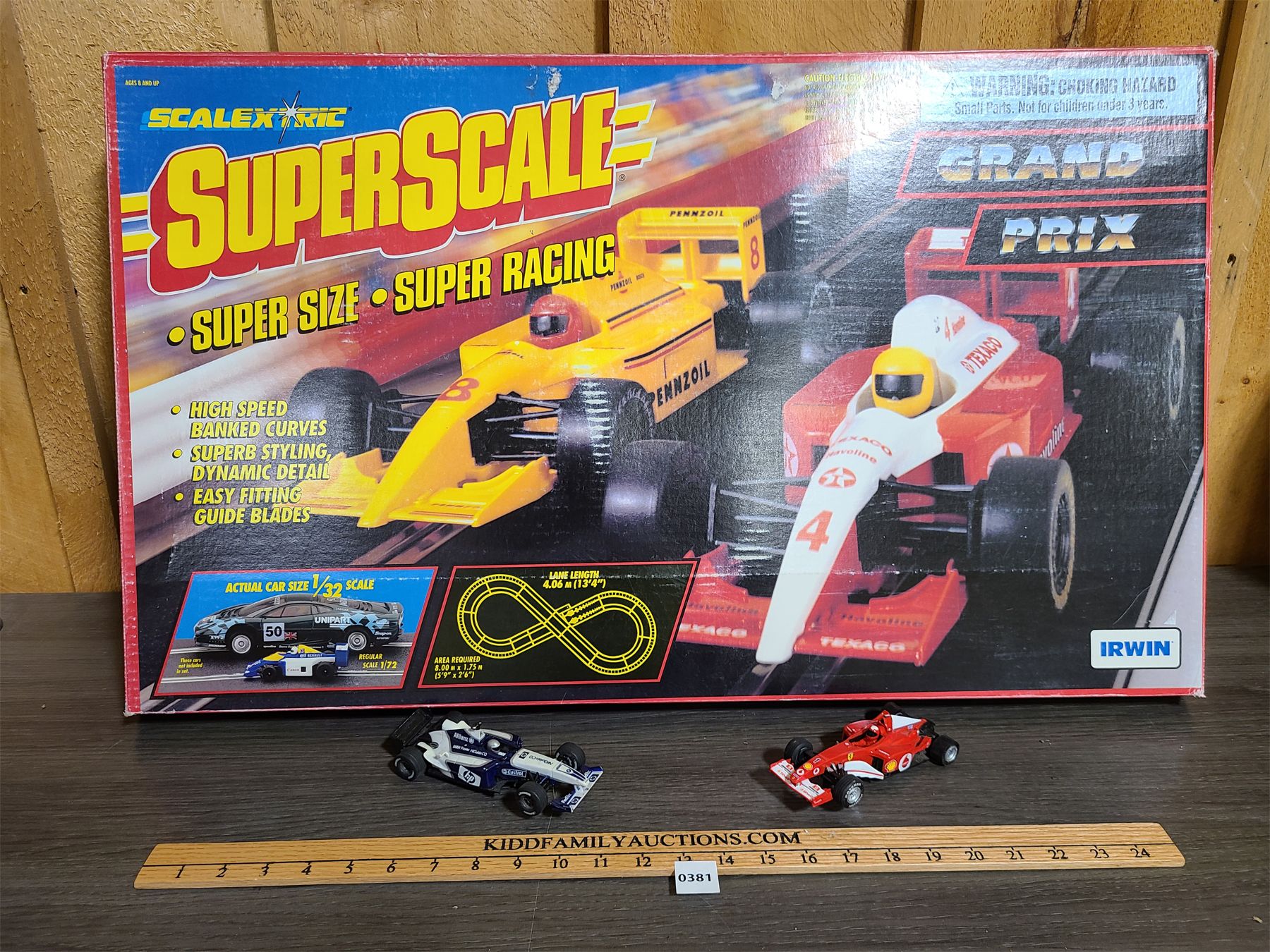 IRWIN SCALEXTRIC 1:32 SUPER SCALE GRAND PRIX SLOT CAR TRACK W/ 2 SLOT CARS