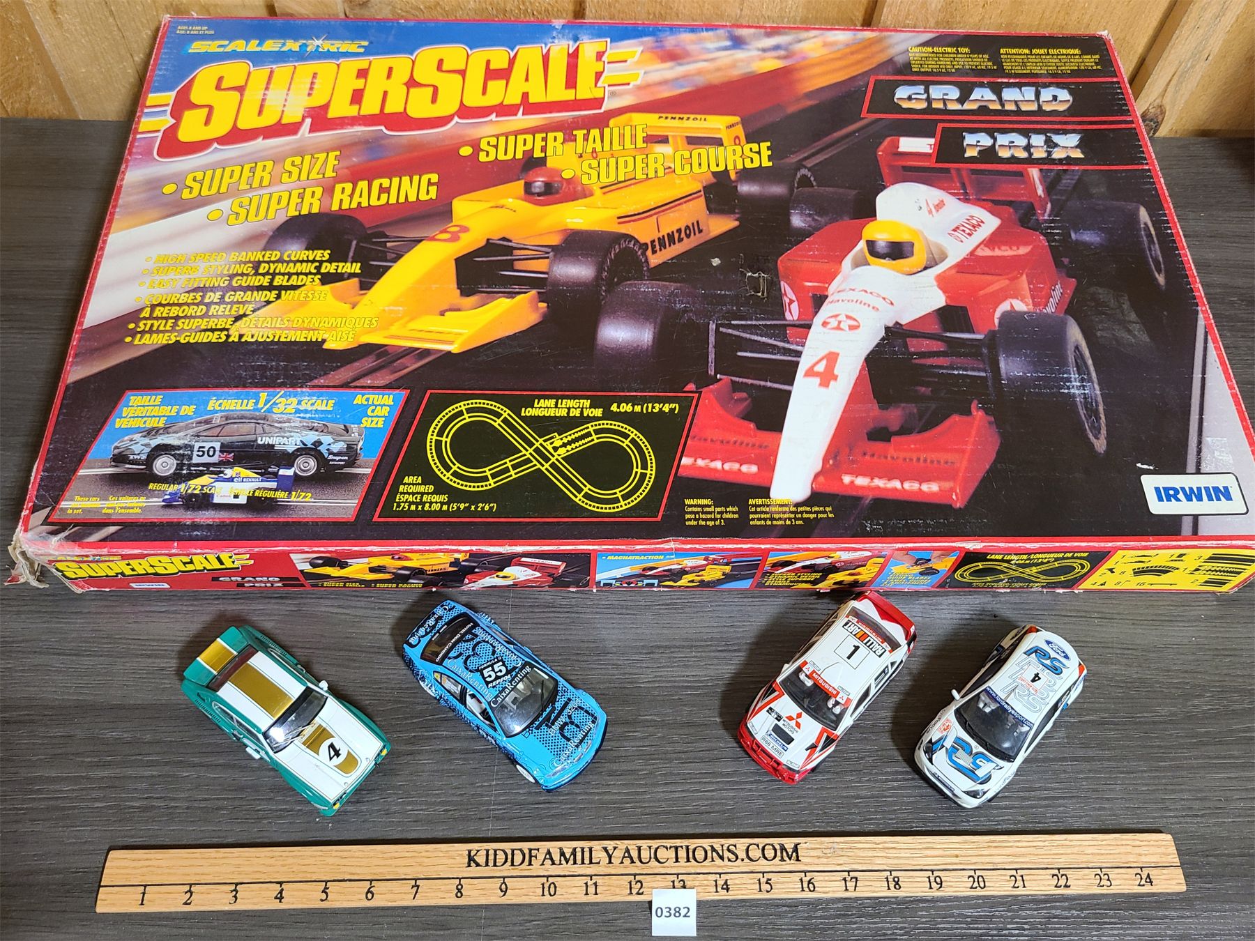 IRWIN SCALEXTRIC 132 SUPER SCALE GRAND PRIX SLOT CAR TRACK W/ 4 SLOT