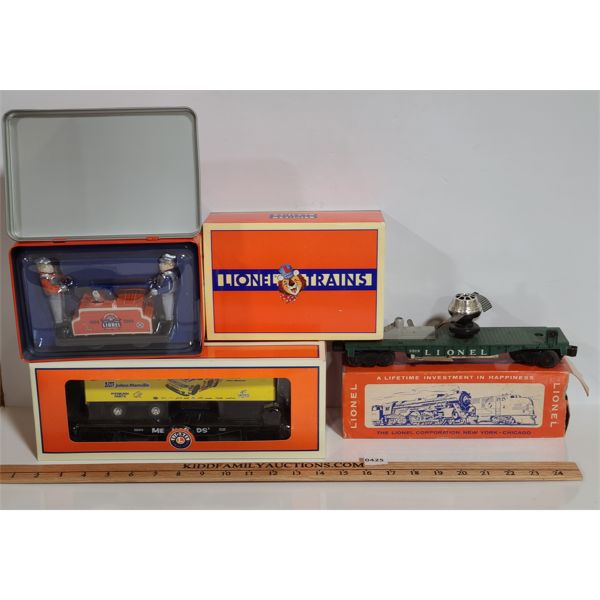 LOT OF 3 - LIONEL TRAINS CARS - FLATCAR, HAND HAULER AND AUTOMATIC SATELLITE LAUNCHING CAR