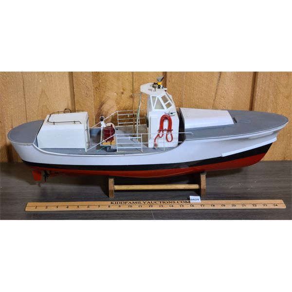 RC FISHING TRAWLER - 28in LONG