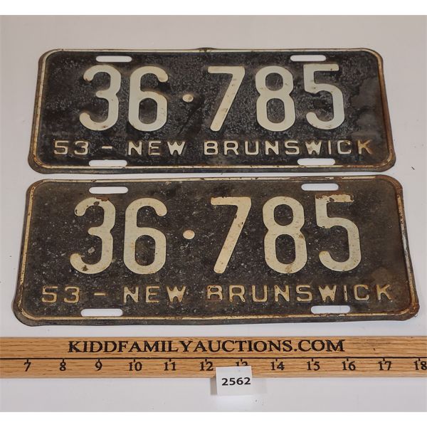 PAIR OF 1953 NEW BRUNSWICK LICENSE PLATES